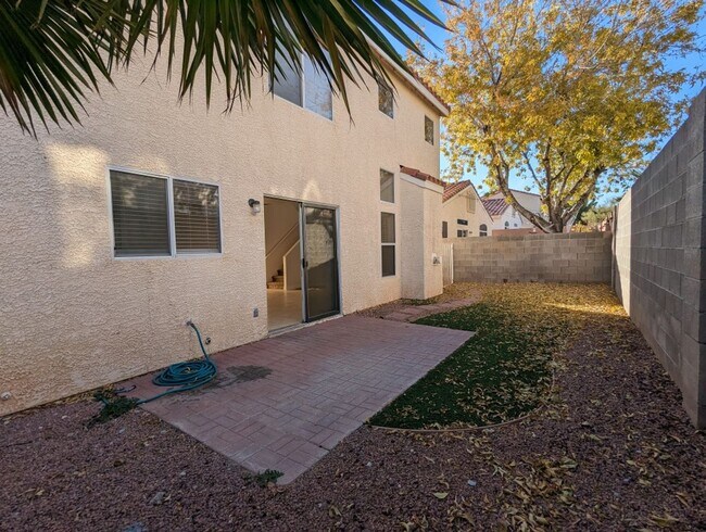 Building Photo - 7233 Pinon Crest Ct