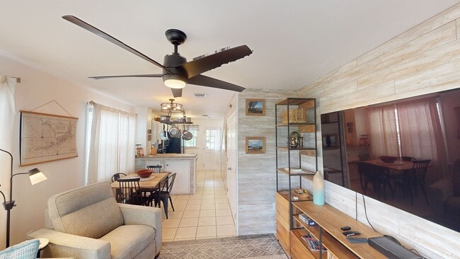 Building Photo - $3,800/mo - Furnished 2-Bed/1.5-Bath Townh...