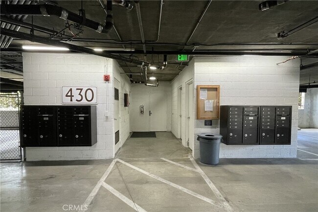 Building Photo - 430 Lake St