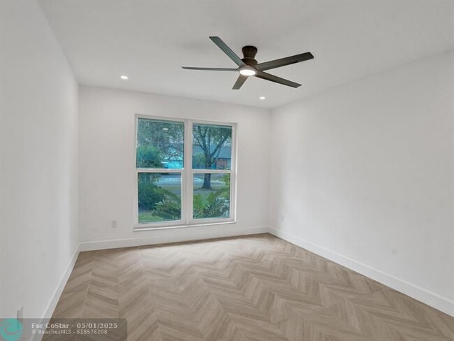 Building Photo - 11801 S Island Rd