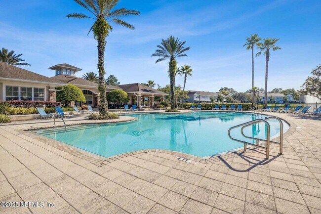 Building Photo - 7990 Baymeadows Cir E