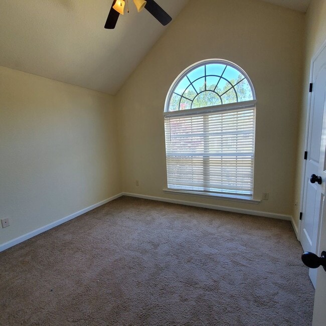 Building Photo - Charming 3BR/2BA Home in Glen Laurel: Mode...