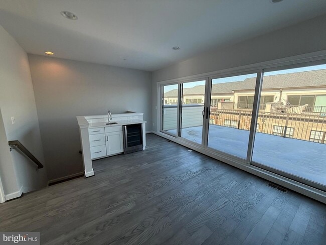 Building Photo - 620 Leigh Wy.