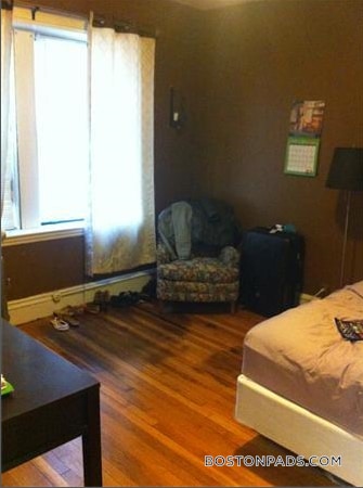 Building Photo - 52 Charlesgate E