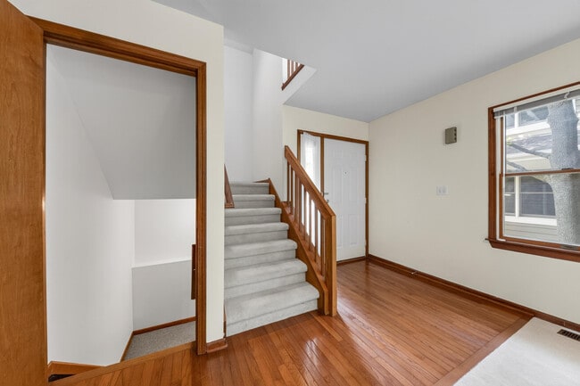 Building Photo - 2445 Mulberry Ct