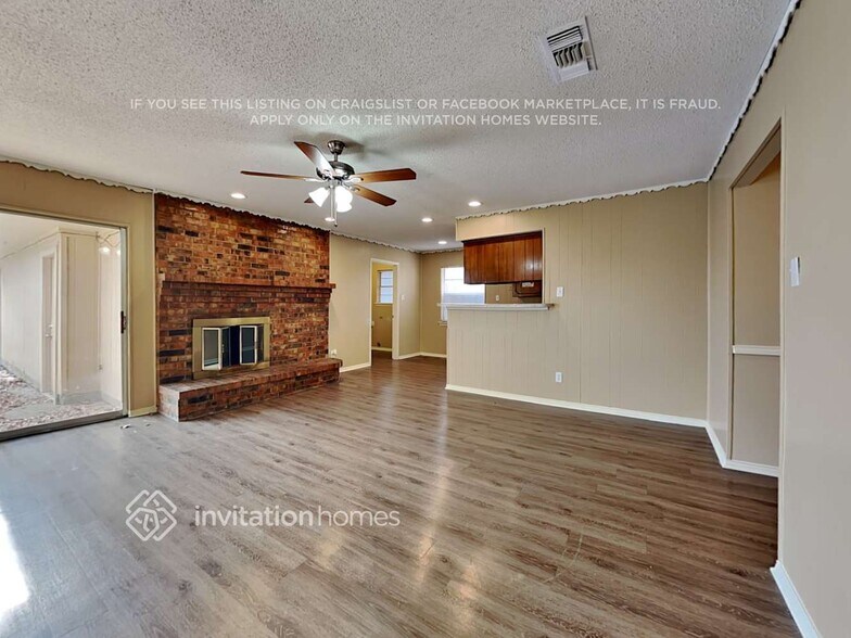 Building Photo - 150 Valleyglen Dr