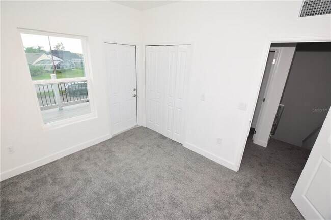 Building Photo - 458 Lake Shore Pkwy
