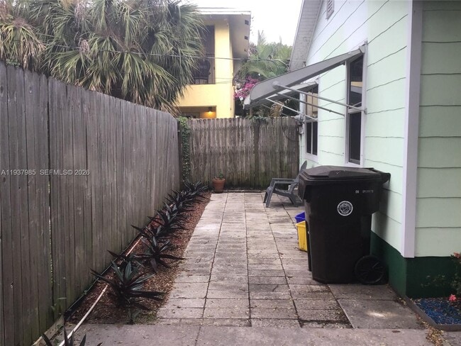 Building Photo - 429 49th St