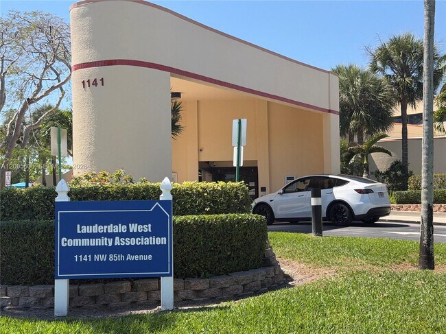 Building Photo - 8581 NW 17th St