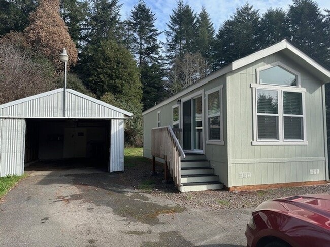 Building Photo - 16940 Ferry Creek Heights Rd