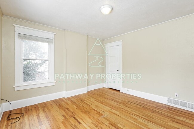 Building Photo - 318 S 1200 E