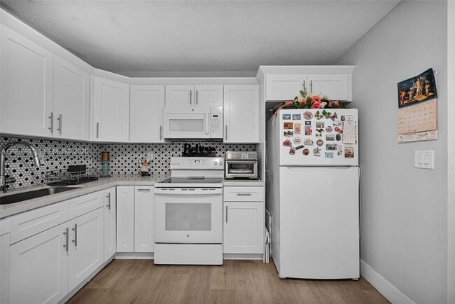 Building Photo - 7309 NW 62nd St