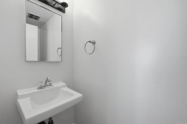 Building Photo - 1237 Evergreen Dr