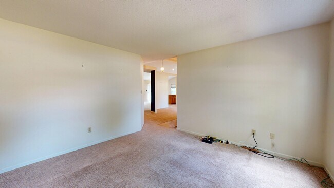 Building Photo - 1125 Butternut Ln
