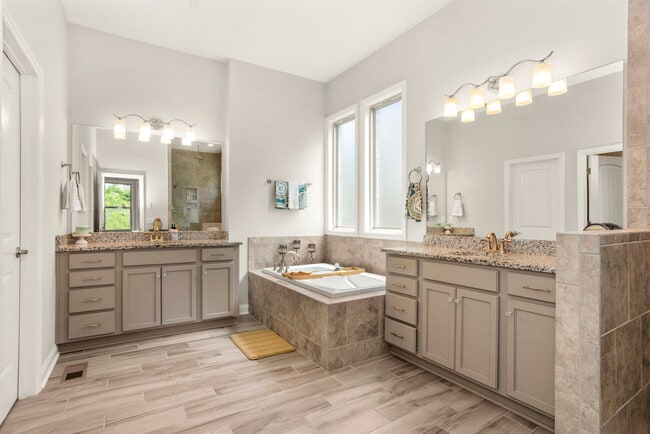 Building Photo - 2024 Albatross Way