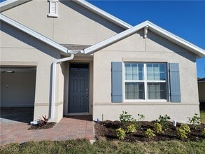 Building Photo - 334 SW 25th Ave