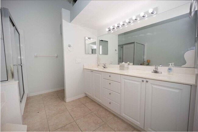 Building Photo - 5168 Harbour Dr