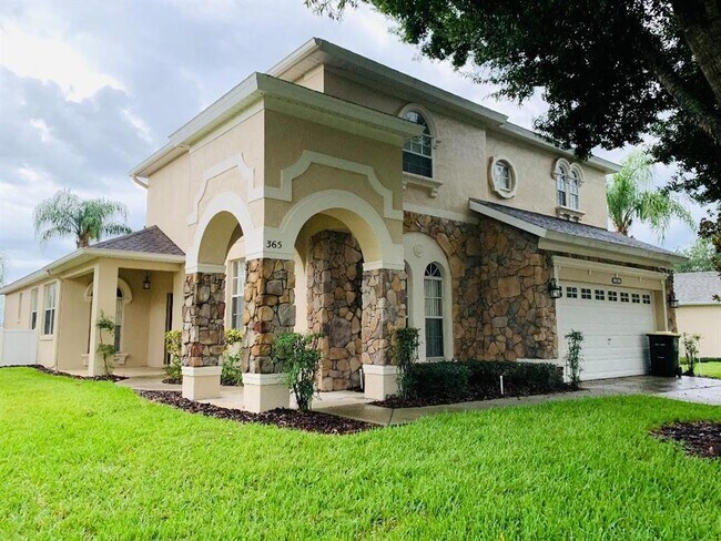 Building Photo - 365 Calabay Parc Blvd