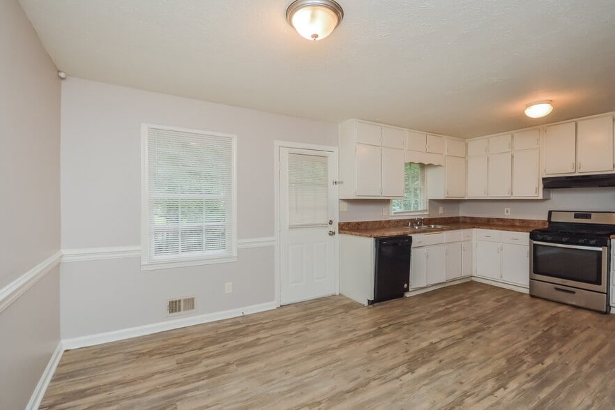 Building Photo - 1589 Cherry Hill Ln SW