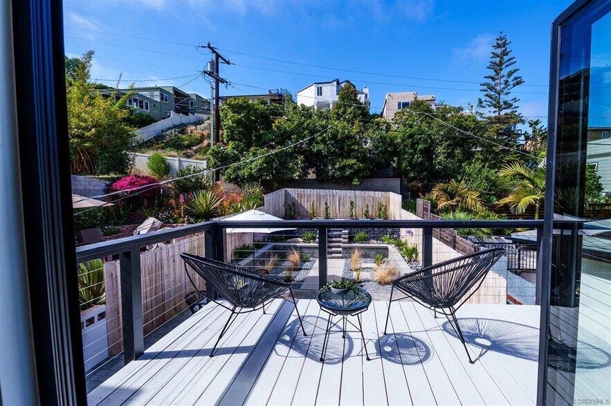 Balcony off primary bedroom - 3434 Talbot St