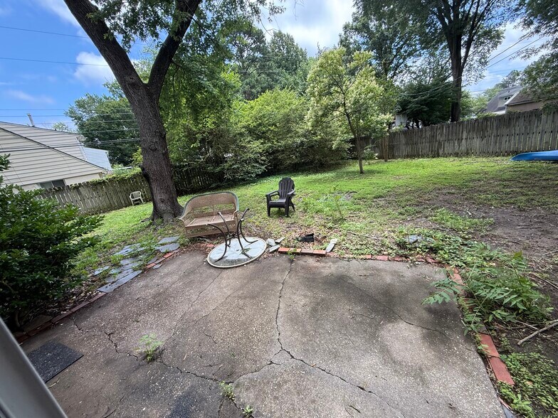 Primary Photo - 1205 Andover Rd