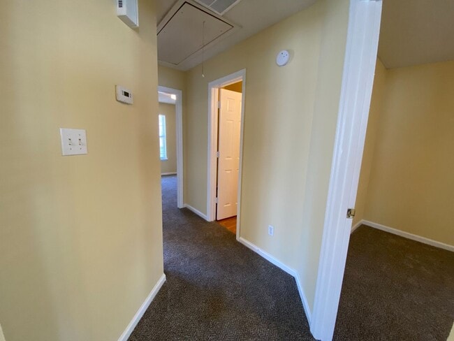 Building Photo - 3037 Ginny Dr