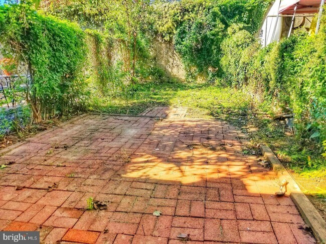 Building Photo - 148 Gay St