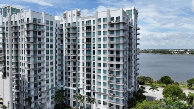 Building Photo - 300 S Australian Ave