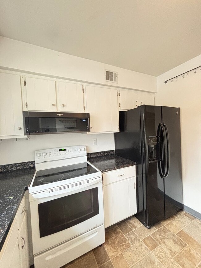 Building Photo - 3 bedroom Home for rent - Allentown