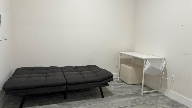 Building Photo - 1120 E Kennedy Blvd