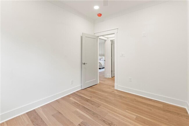 Building Photo - 205 Whitefoord Ave NE