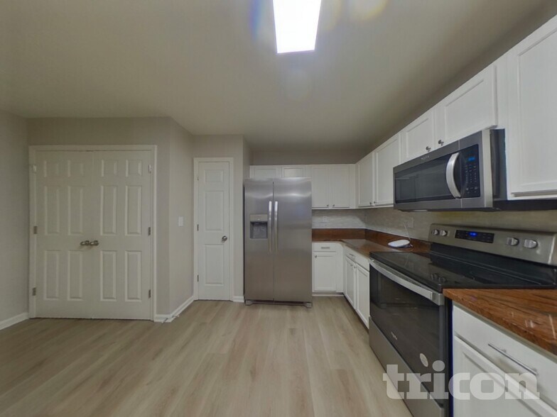 Building Photo - 5850 Brookfield Pointe Dr