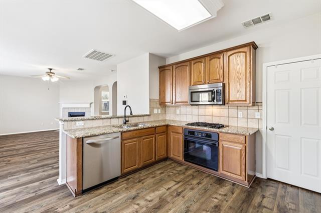 Building Photo - 5229 Westheimer Rd