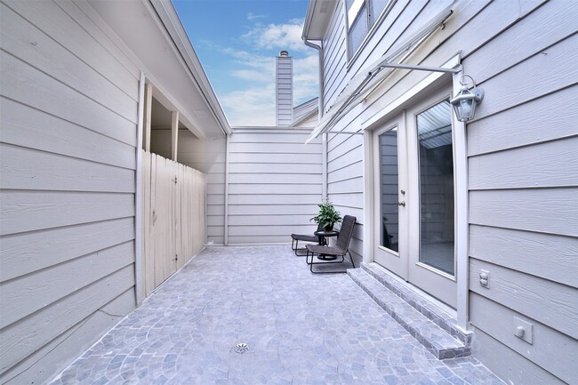 Building Photo - 727 Bunker Hill Rd