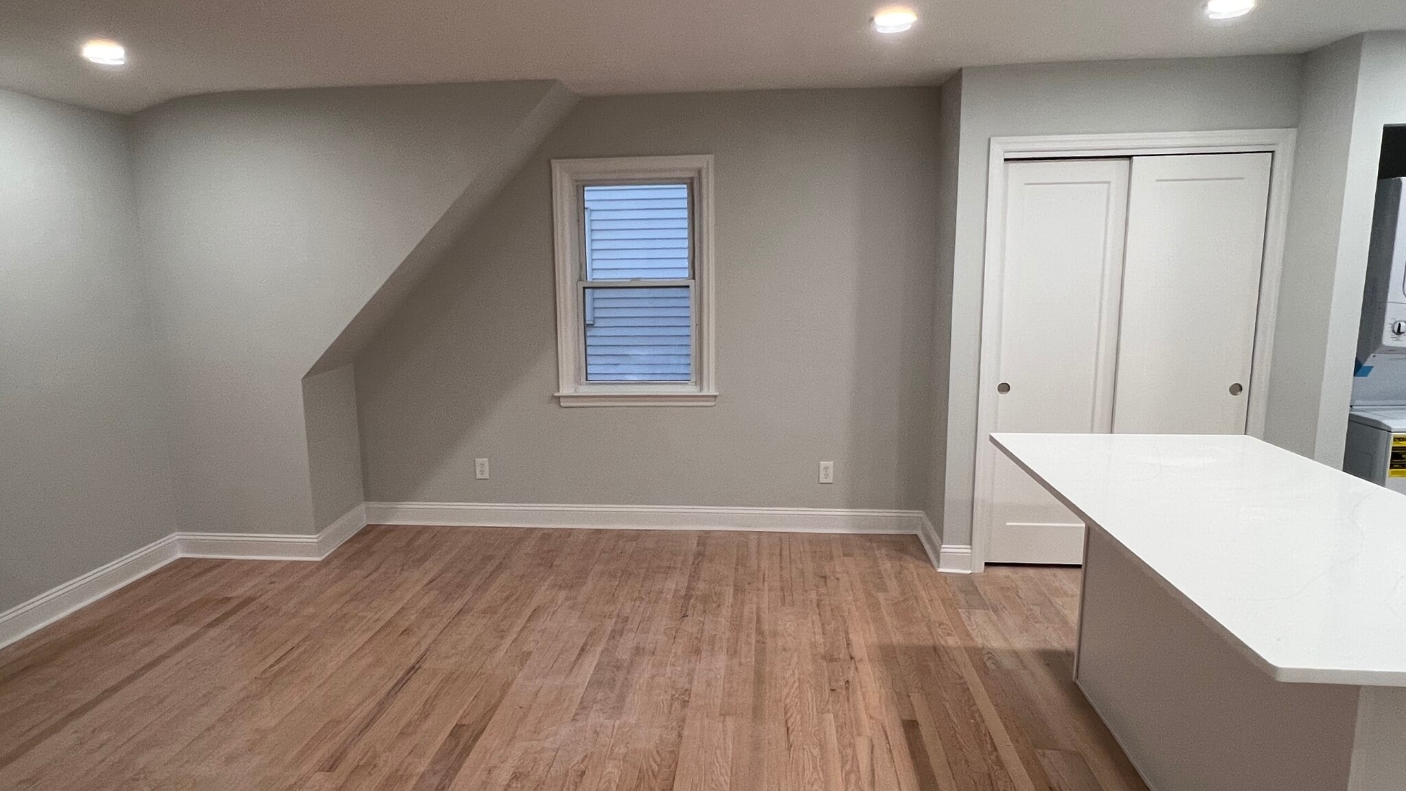 Building Photo - 86 N Walnut St