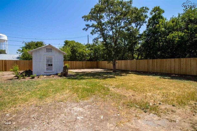 Building Photo - 207 E Ida Ave