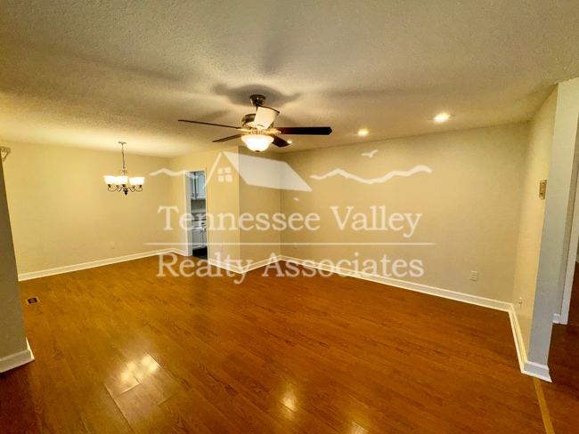 Building Photo - 1622 Colonade Rd