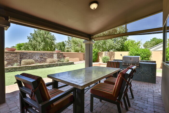 Building Photo - 1307 E Treasure Cove Dr