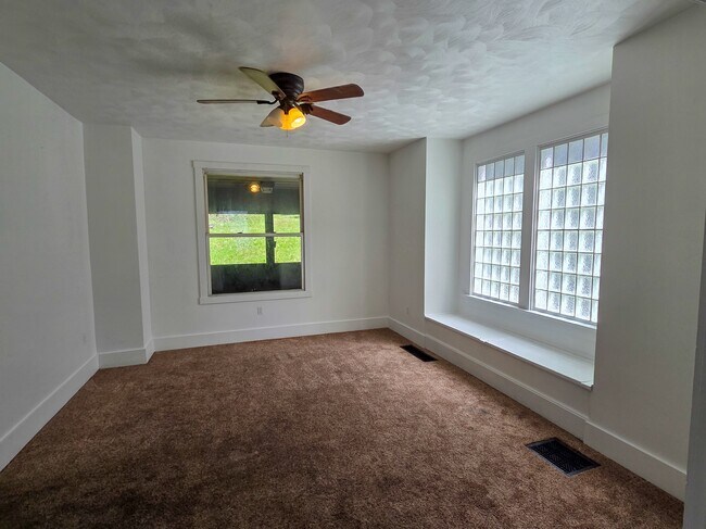 Building Photo - 1330 Woodmont Ave