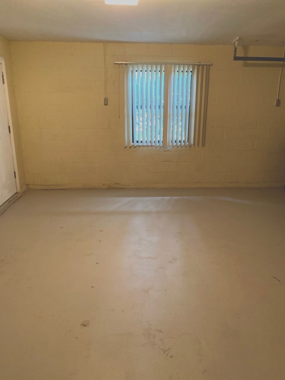 Building Photo - 4 Prosperity Ln