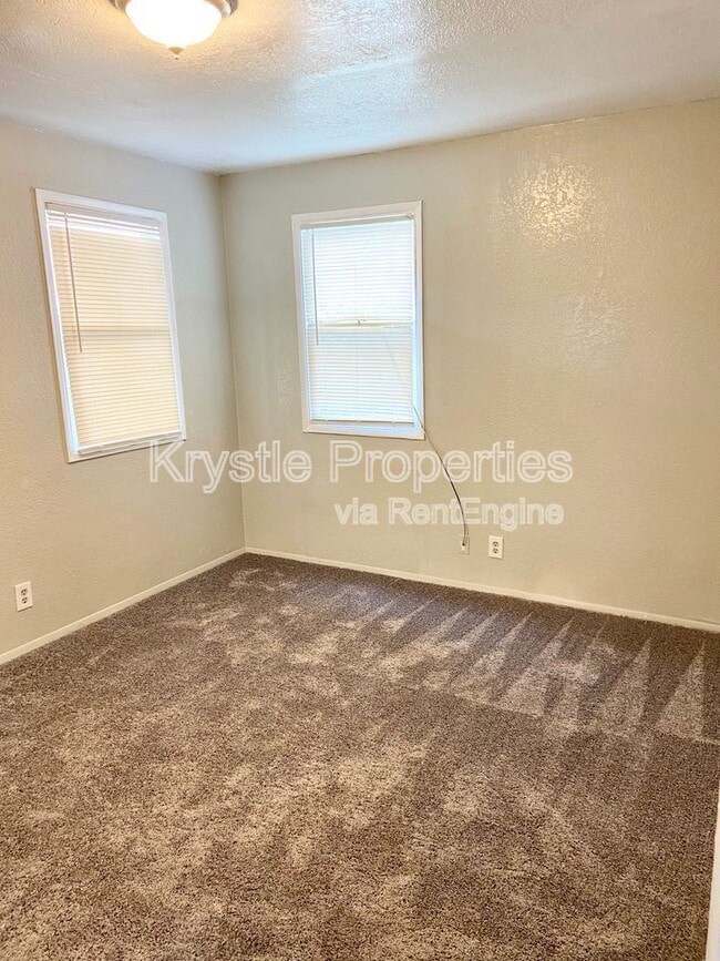 Building Photo - 1056 Taylor Ave