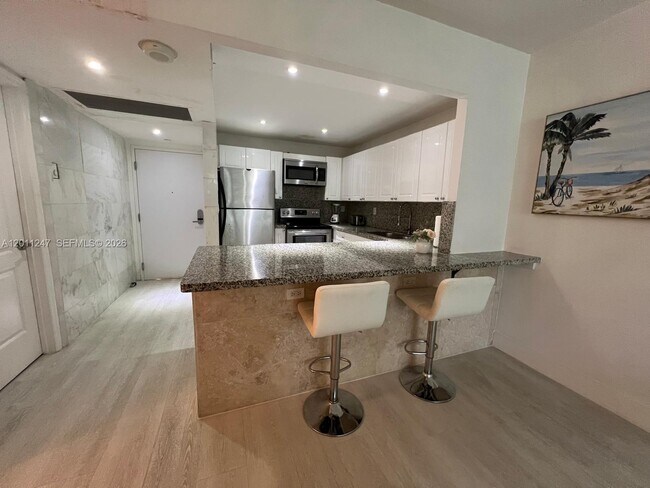 Building Photo - 2301 Collins Ave