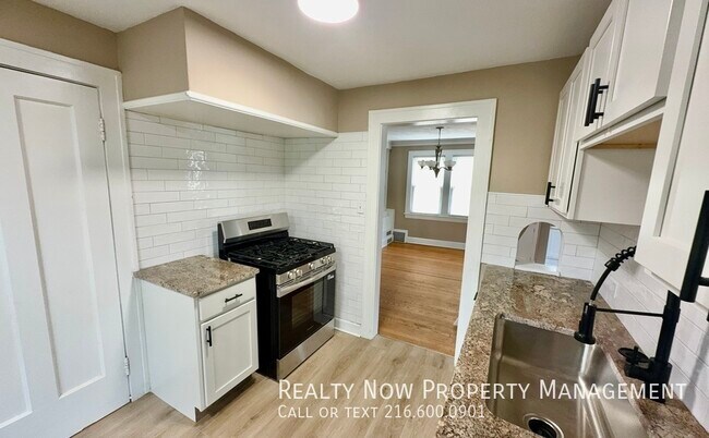 Building Photo - 3638 Glencairn Rd