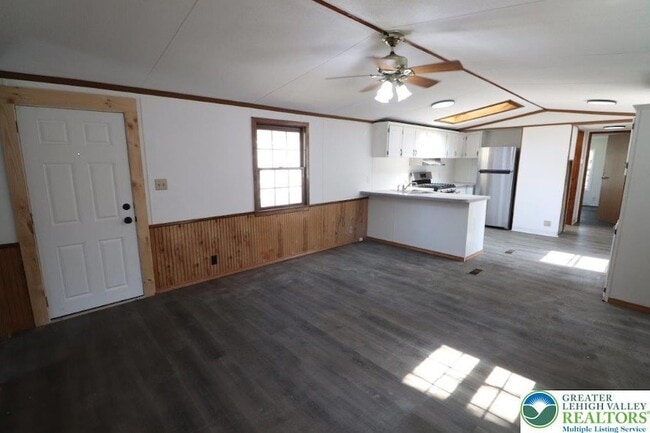 Building Photo - 238 Birchwood Ln