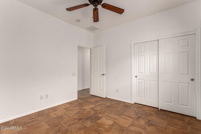 Building Photo - 10847 W Avenida Del Rey
