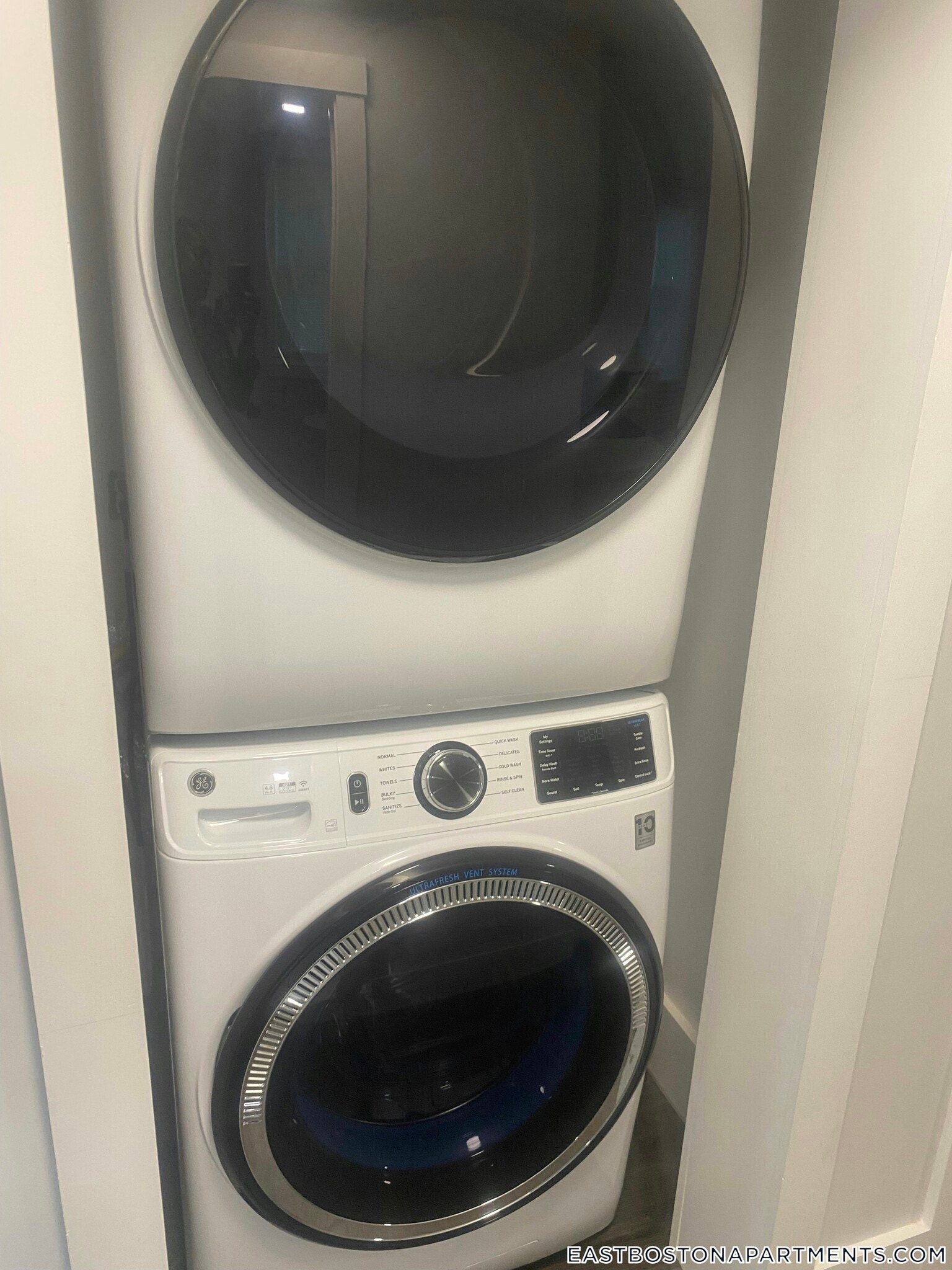 Building Photo - 118 Marginal St