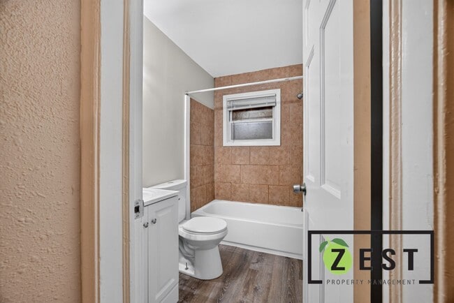 Building Photo - Charming 3 Bedroom home in Detroit Thursday August 6, 2026 @ 7:15p-7:45p