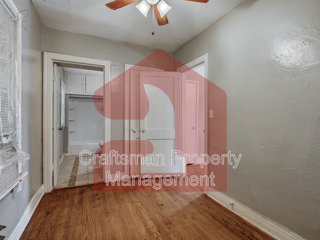 Building Photo - 2309 1/2 N Florida Ave