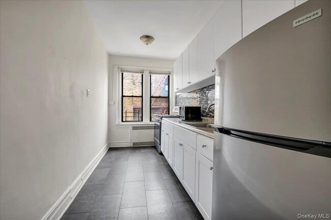 Building Photo - 35-45 81st St