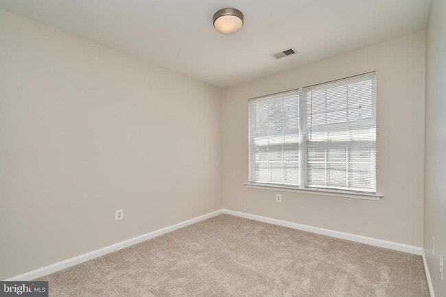 Building Photo - 20515 Blue Heron Terrace